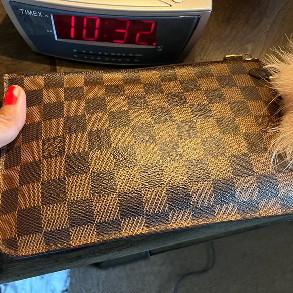 Louis Vuitton wristlet - Picture 8 of 15
